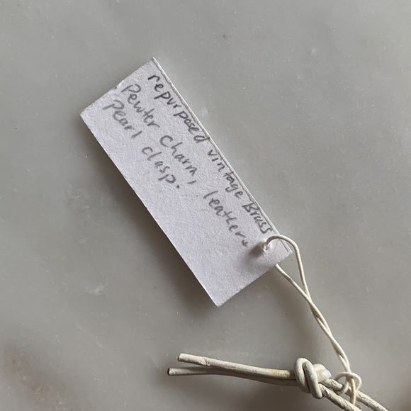 2/$50 💎🆕🧜‍♀️ Vintage brass bracelet, mermaid charm, pearl shell, leather rope - Picture 4 of 6